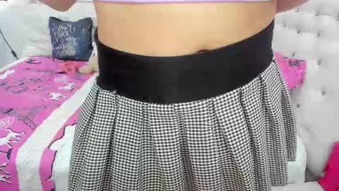 Snapshot of amy_queents chatting on 10.07.25 Amy Caroland online show from 10.07.25