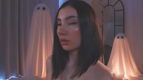 Amy Armstrong online show from 10.28.25