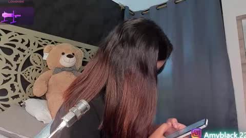 Snapshot of amyblack__ chatting on 11.10.25 Amy online show from 11.10.25