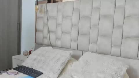 Snapshot of amycortes chatting on 10.24.25 Amy Cortes online show from 10.24.25