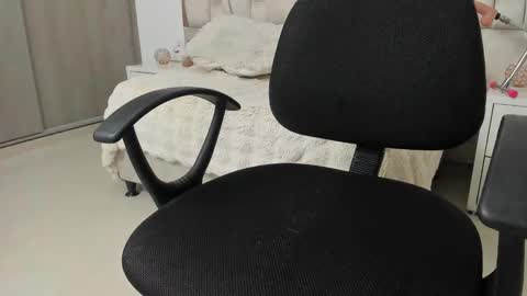 Snapshot of amycortes chatting on 10.25.25 Amy Cortes online show from 10.25.25