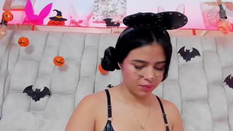 Snapshot of amycortes chatting on 10.31.25 Amy Cortes online show from 10.31.25