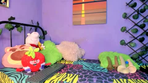 Snapshot of amydelahoz chatting on 10.27.25 Amy Kamila online show from 10.27.25