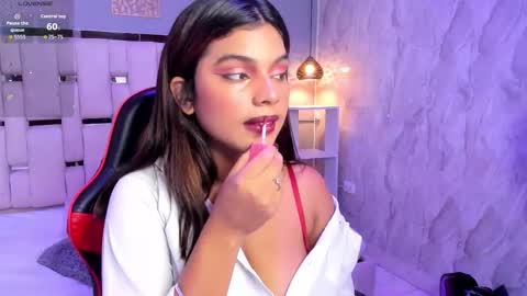 Snapshot of amyevan_ chatting on 10.18.25 amyevan_ online show from 10.18.25