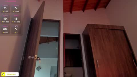 Snapshot of amyharlow_ chatting on 10.17.25 Jenn online show from 10.17.25