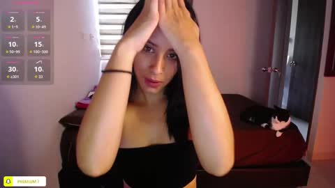 Snapshot of amyharlow_ chatting on 10.30.25 Jenn online show from 10.30.25