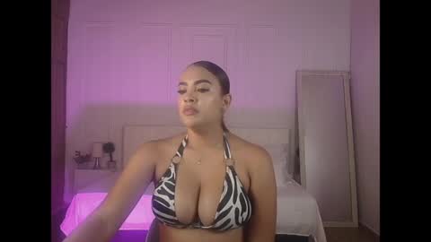 Snapshot of amyjohnsonn chatting on 04.24.26 amyjohnsonn online show from 04.24.26