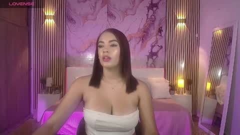 Snapshot of amyjohnsonn chatting on 05.03.26 amyjohnsonn online show from 05.03.26
