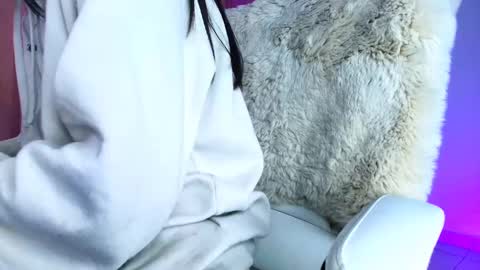 Snapshot of amyolimpo chatting on 10.03.25 Amy ... Nice to meet u thumb up me please its important online show from 10.03.25