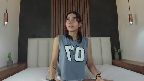 Snapshot of amypalmmer chatting on 02.18.25 AMMY online show from 02.18.25