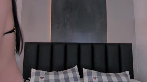 Snapshot of amypalmmer chatting on 11.06.25 AMMY online show from 11.06.25