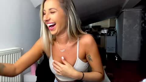 amyroberta92 online show from 12.04.24