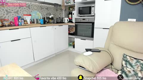 Snapshot of amysuperheroes chatting on 01.22.25 Next stream Dec 3 online show from 01.22.25