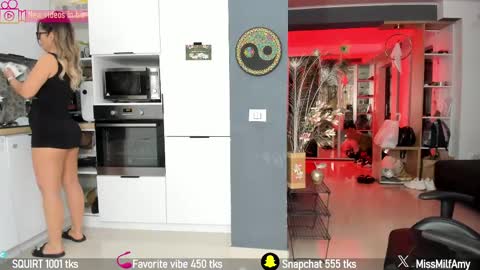 Snapshot of amysuperheroes chatting on 02.09.25 Next stream Dec 3 online show from 02.09.25