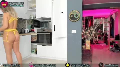 Snapshot of amysuperheroes chatting on 03.01.25 Next stream Dec 3 online show from 03.01.25