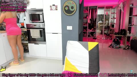 Snapshot of amysuperheroes chatting on 10.18.25 Next stream Dec 3 online show from 10.18.25