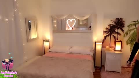 Snapshot of amyvalentine chatting on 10.17.25 AmyValentine online show from 10.17.25