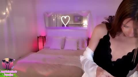 Snapshot of amyvalentine chatting on 11.19.25 AmyValentine online show from 11.19.25