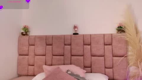 amyvegaa_ online show from 12.18.25