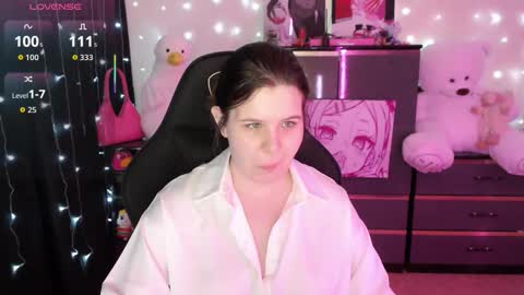 Snapshot of amyvibes chatting on 10.02.25 amyvibes online show from 10.02.25