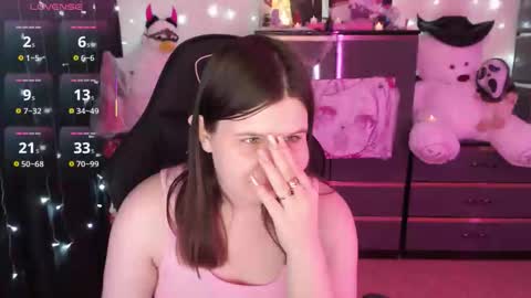 Snapshot of amyvibes chatting on 10.22.25 amyvibes online show from 10.22.25