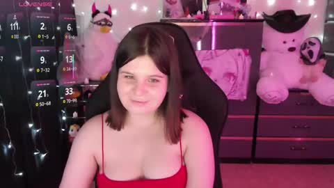 Snapshot of amyvibes chatting on 10.27.25 amyvibes online show from 10.27.25