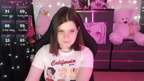 Snapshot of amyvibes chatting on 11.09.25 amyvibes online show from 11.09.25