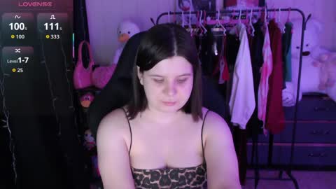 Snapshot of amyvibes chatting on 05.02.26 amyvibes online show from 05.02.26