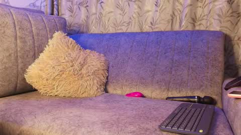 IG amyw0w   online show from 01.17.26