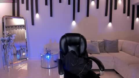 AMY WALKER online show from 12.28.24