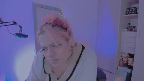 Collinns online show from 04.04.26