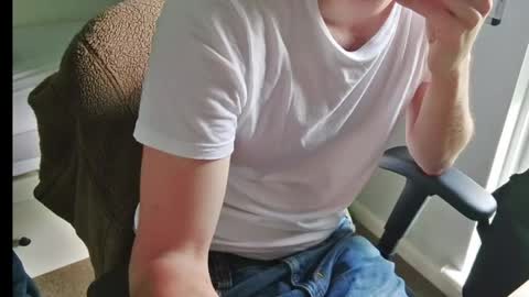 Snapshot of an4y8ot chatting on 06.05.26 A online show from 06.05.26