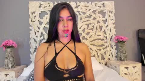 Snapshot of ana_gonzalez chatting on 05.12.26 Ana Gonzalez online show from 05.12.26