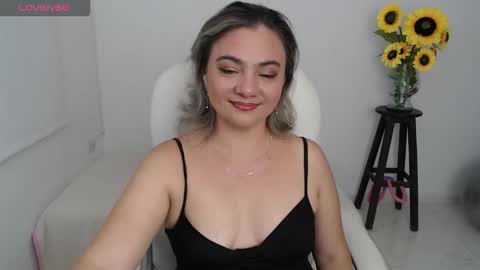 Snapshot of ana_hotmilf chatting on 10.18.25 Ana online show from 10.18.25