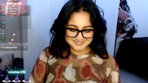 Snapshot of ana_ricciardi chatting on 09.30.25 Ana Ricciardi online show from 09.30.25