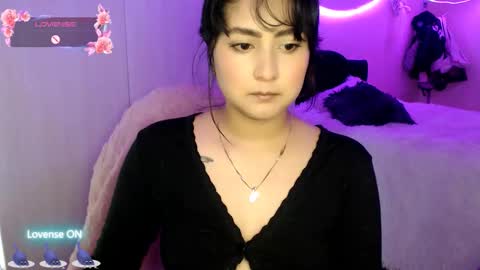 Snapshot of ana_ricciardi chatting on 10.12.25 Ana Ricciardi online show from 10.12.25