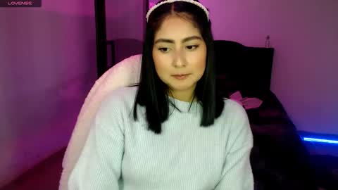 Snapshot of ana_ricciardi chatting on 11.17.25 Ana Ricciardi online show from 11.17.25