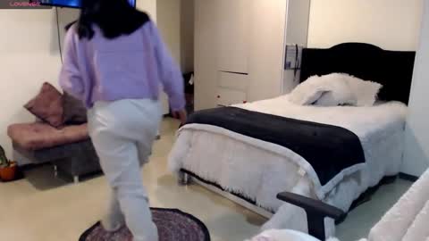 Ana Ricciardi online show from 01.11.26