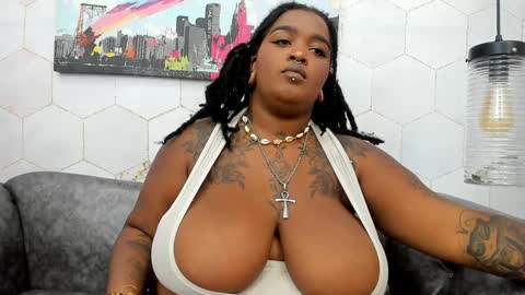 Snapshot of anaa_fuentes chatting on 02.05.25 ANNA FUENTES online show from 02.05.25