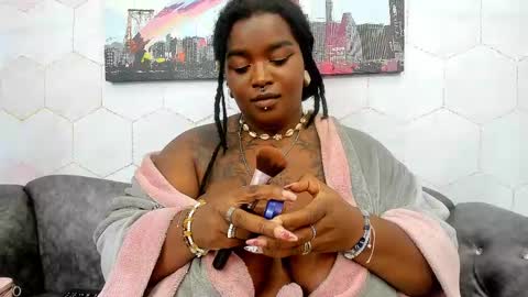 Snapshot of anaa_fuentes chatting on 02.12.25 ANNA FUENTES online show from 02.12.25