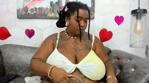 Snapshot of anaa_fuentes chatting on 02.17.25 ANNA FUENTES online show from 02.17.25