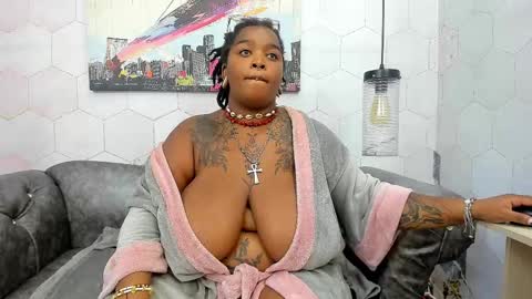 Snapshot of anaa_fuentes chatting on 03.05.25 ANNA FUENTES online show from 03.05.25