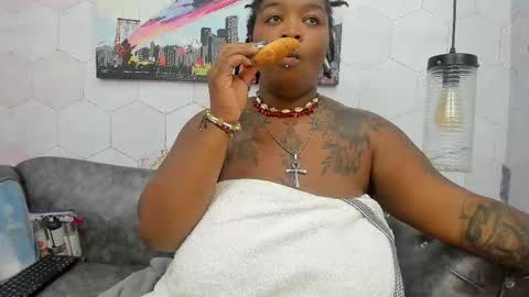 Snapshot of anaa_fuentes chatting on 03.07.25 ANNA FUENTES online show from 03.07.25