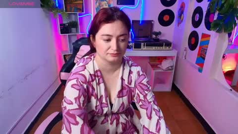 Snapshot of anaa_rosee chatting on 04.11.26 Ana online show from 04.11.26