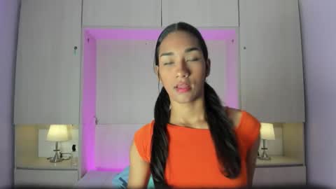 anaacollins_ online show from 03.28.26