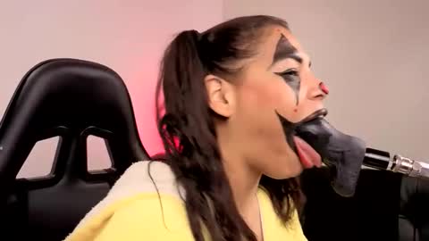 Snapshot of anabel693 chatting on 10.02.25 anabel alice gandara online show from 10.02.25