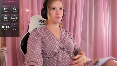 Snapshot of anabelmelody chatting on 10.10.25 AnabelMelody online show from 10.10.25