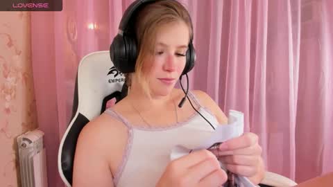 Snapshot of anabelmelody chatting on 10.23.25 AnabelMelody online show from 10.23.25