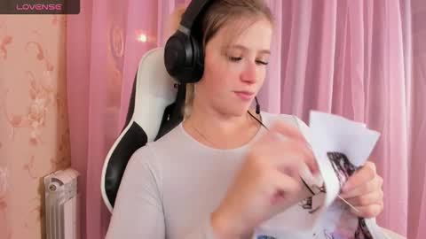 Snapshot of anabelmelody chatting on 10.25.25 AnabelMelody online show from 10.25.25