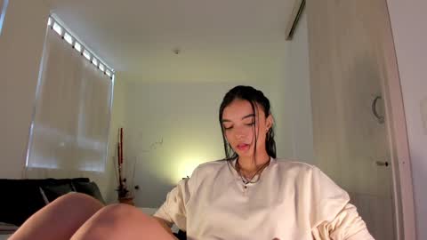ANABEL WOLF  online show from 01.25.25